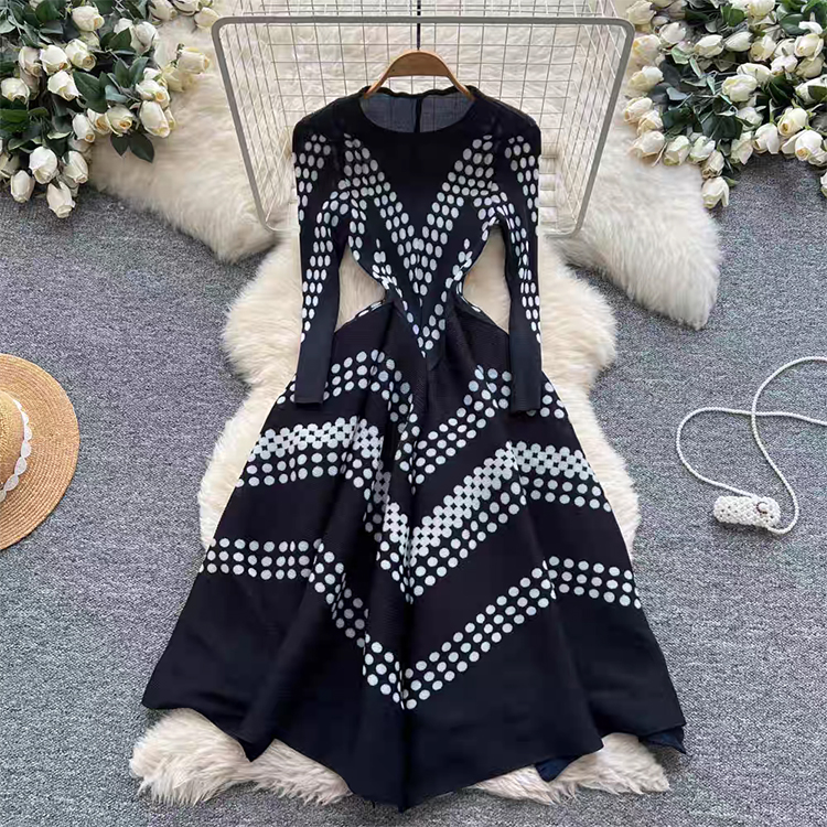 Elegant Polka Dot Pleated Dres – обзор и цена Ethnic Fashion Dress