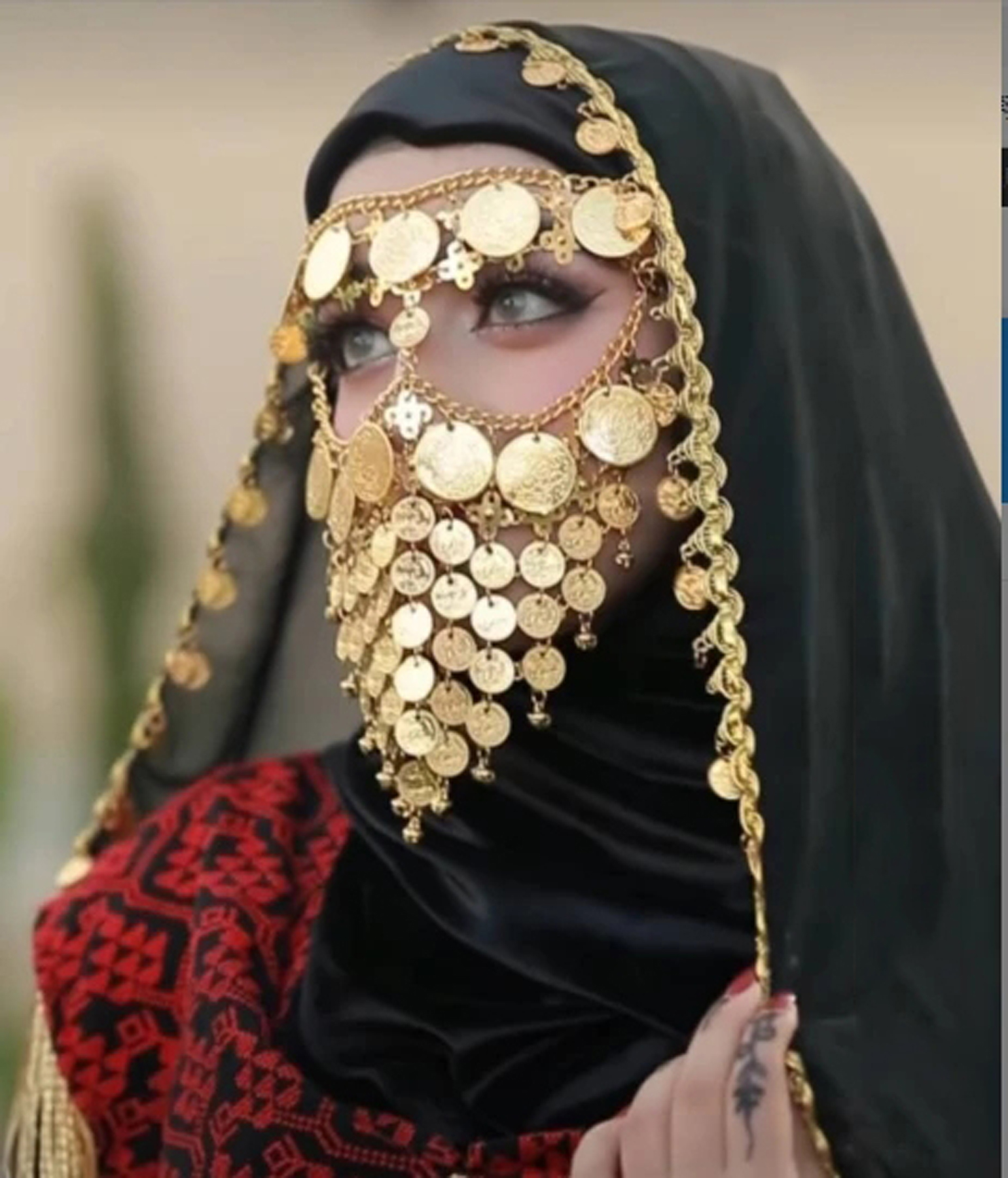 4 Golden Coin Tassel Mask Hair – обзор и цена Fashion Ethnic Indian Clothing
